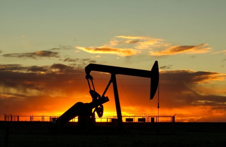 Sector energético prepara medidas para afrontar posibles efectos de El Niño