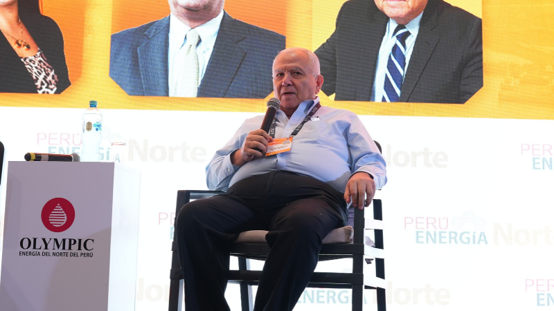 Carlos Gonzales (Enerconsult) advierte en PERÚ ENERGÍA Norte la caída de reservas y pide reestructurar Perupetro para reactivar pozos cerrados.