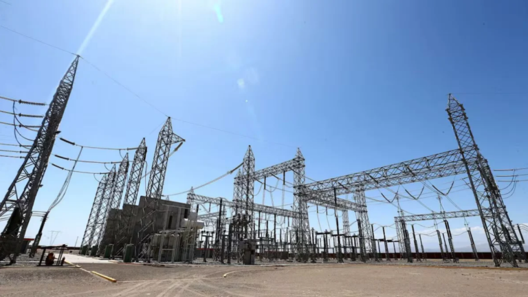 Restricciones en transmisión amenazan el abastecimiento eléctrico del Norte hasta 2029 Torres de transmisión electrica en el norte del Peru amenazadas por congestion de red
